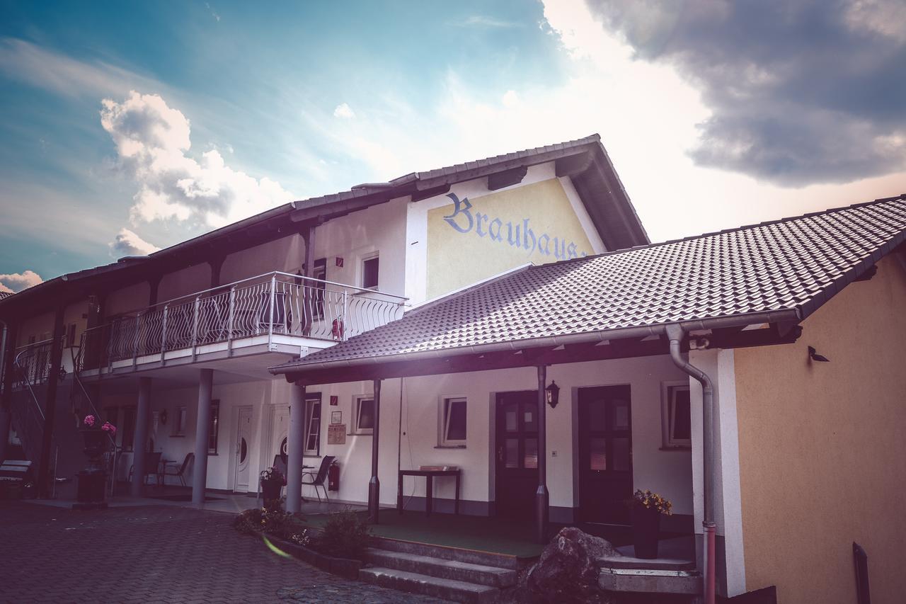 Отель Brauhaus Obermuehle Браунфельс Экстерьер фото